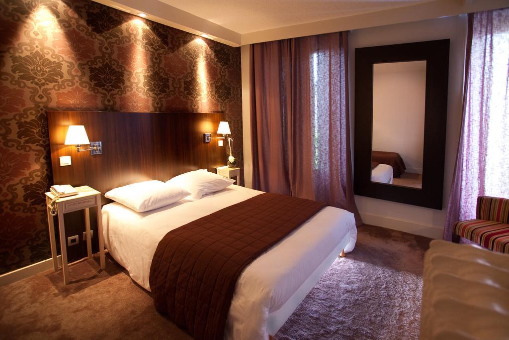 Hotel Les Negociants ヴァランス エクステリア 写真