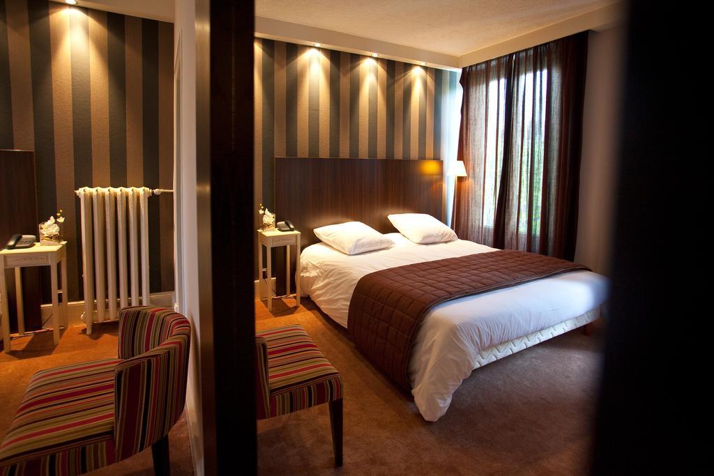 Hotel Les Negociants ヴァランス エクステリア 写真