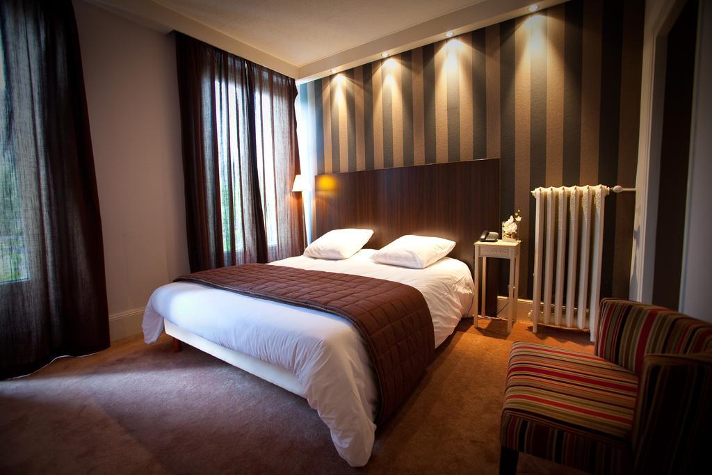 Hotel Les Negociants ヴァランス エクステリア 写真