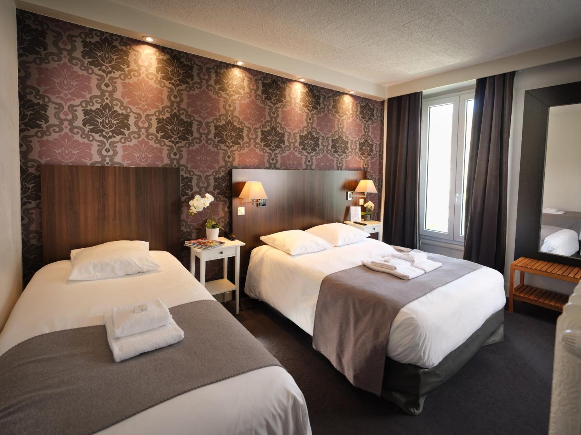 Hotel Les Negociants ヴァランス エクステリア 写真