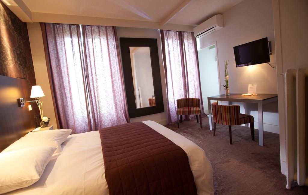 Hotel Les Negociants ヴァランス エクステリア 写真